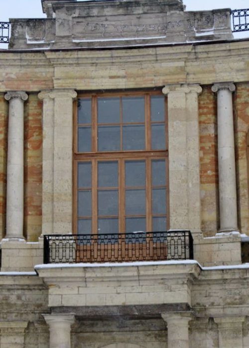 Гатчинский дворец (двери Греческая галерея фасад)